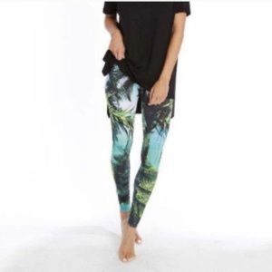 Wonderland Honolulu Tropical Leggings